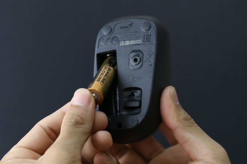Chuột không dây Genius NX 7010 vàng