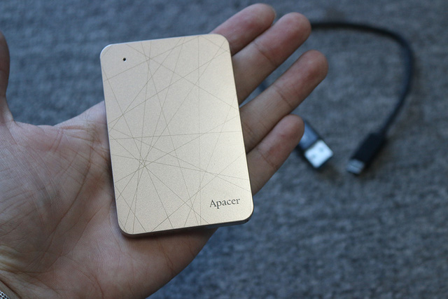 Apacer AS Mini ổ cứng SSD chứa được cả chục game khủng nhỏ gọn tiện lợi  trong lòng bàn tay