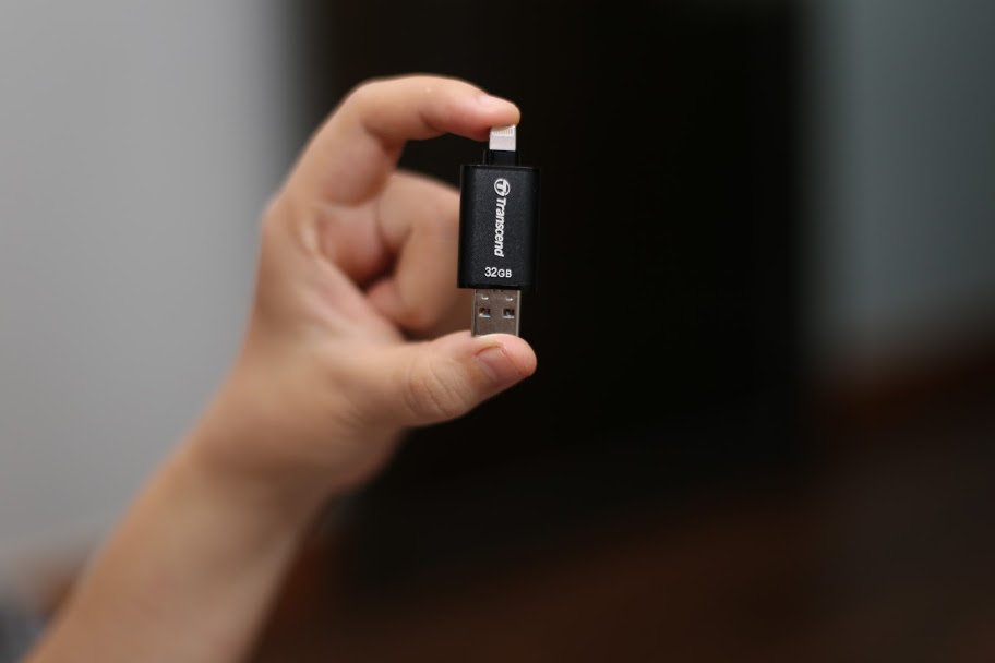 Review USB Transcend JetDrive Go 300