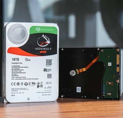 Ổ Cứng HDD NAS Seagate IronWolf Pro 18Tb - ST18000NE000