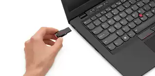 USB SANDISK Cruzer Blade 16GB, USB 2.0, màu đen phối đỏ, thiết kế nhỏ gọn.
